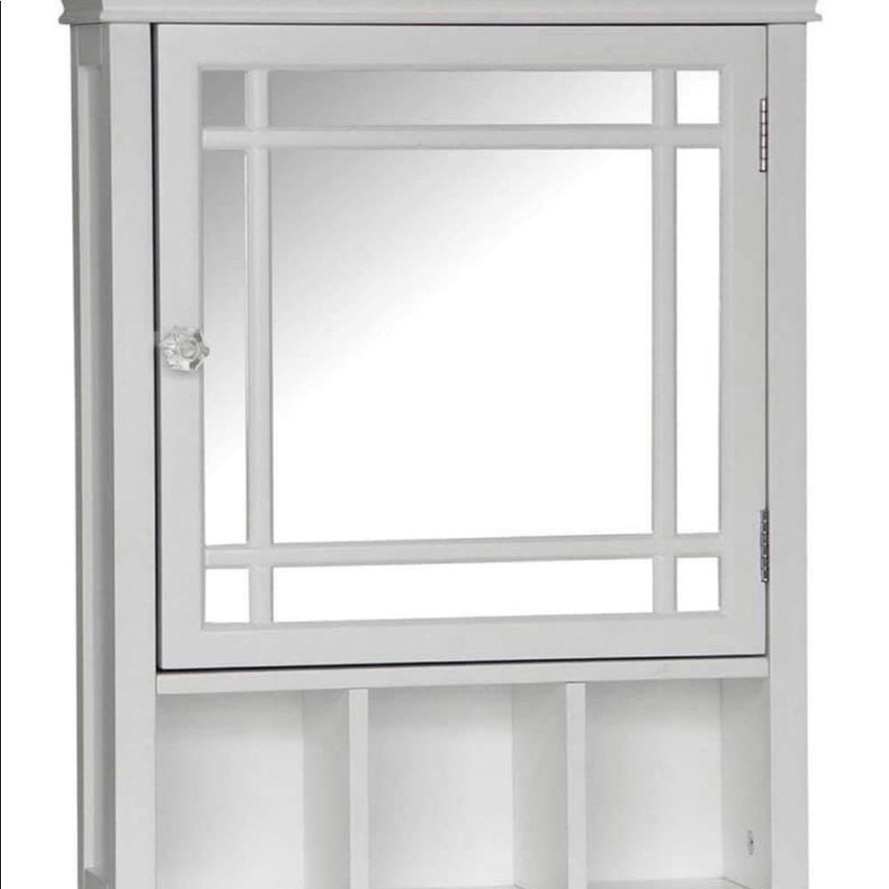 NWT 🤍 White Mirrored Wooden Medicine Cabinet